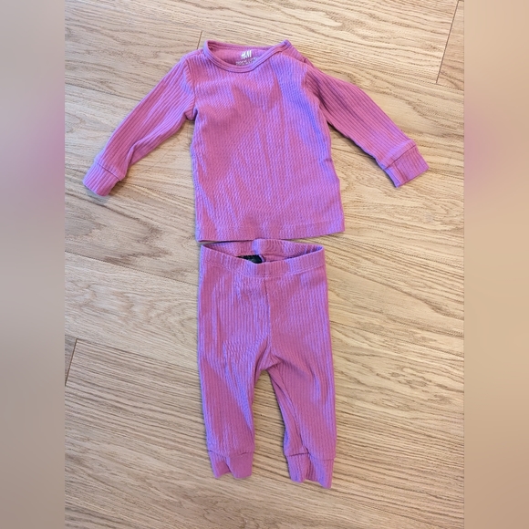 H&M ribbed 2-pc outfit (4-6 months) - Picture 1 of 1